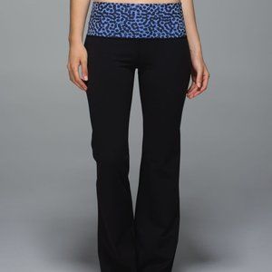 Lululemon Groove Pant II Low Rise Roll-Down Black/Ace Spot Lulla Size M